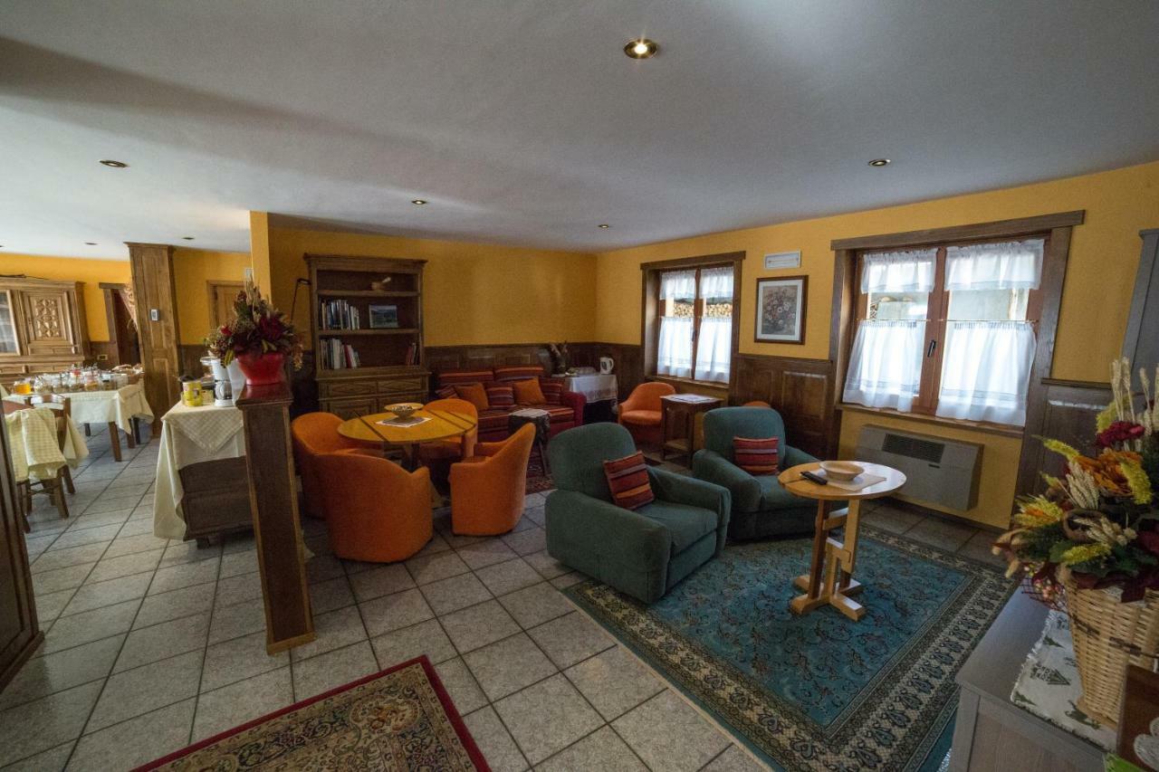 Hotel Le Clocher Champoluc Eksteriør billede