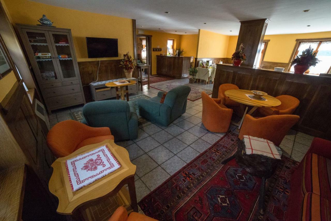 Hotel Le Clocher Champoluc Eksteriør billede